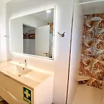 Large 2 Bedroom Flat With Swimming Pool And Air-conditioning アパート *