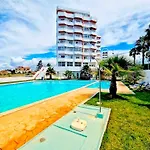 Apartment Large 2 Bedroom Flat With Swimming Pool And Air-conditioning *