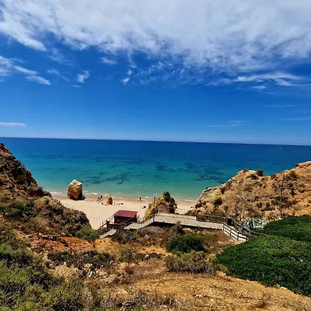 Apartment Large 2 Bedroom Flat With Swimming Pool And Air-conditioning